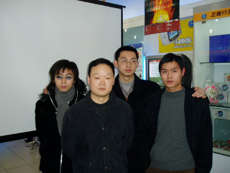 ���������ˣ�Boss��Z�빤����ԱС����С�����ڿ�����Ϣһ����