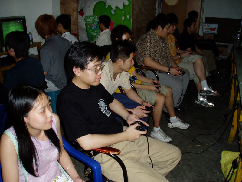 ���ڰ���¶������